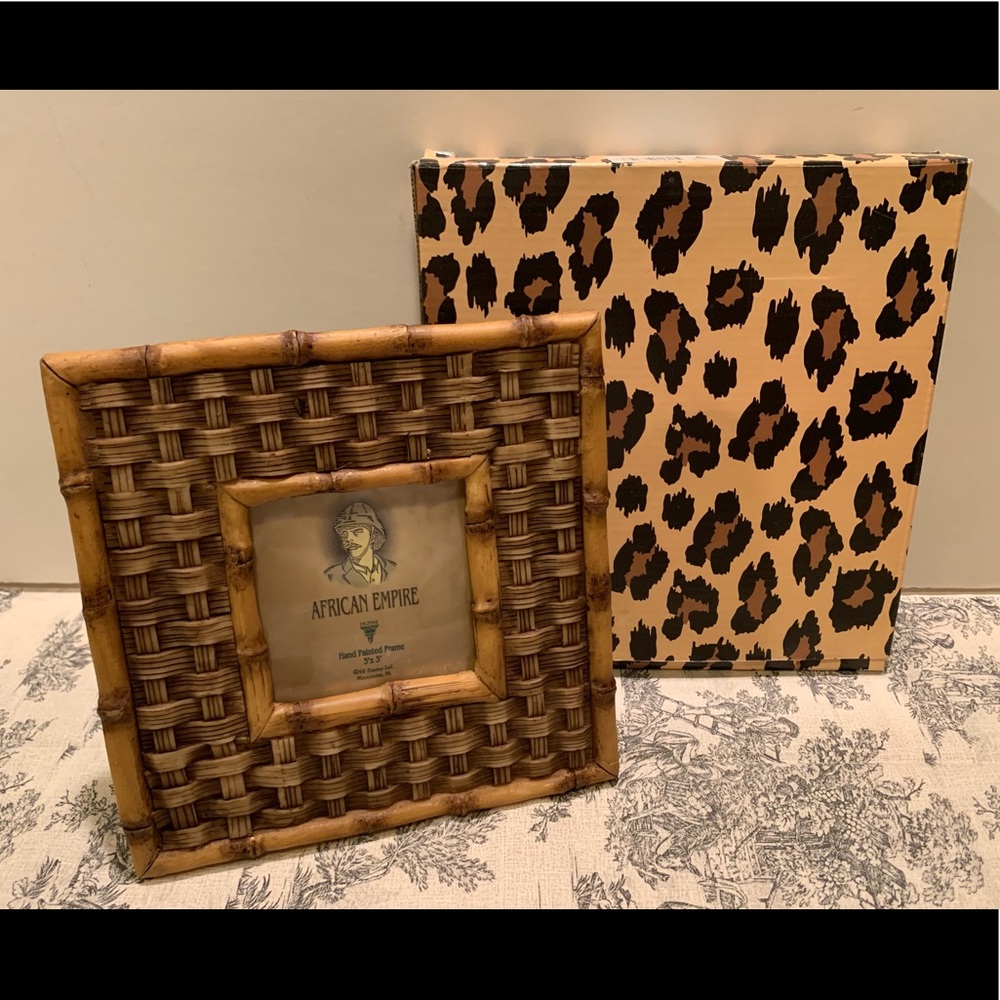 DEZINE AFRICAN EMPIRE HAND PAINTED 3”x3” PICTURE FRAME.